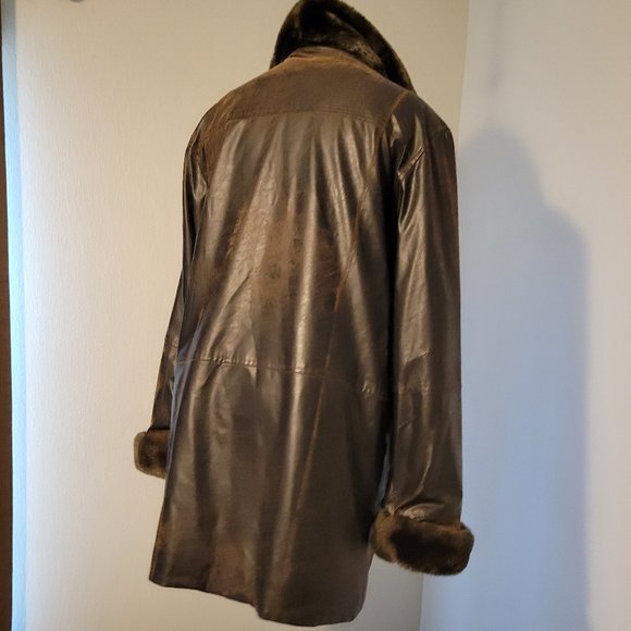 WOMENS VINTAGE FAUX LEATHER JACKET WITH THE FUR....VINTAGE DRESSBARN JACKET - Picture 6 of 17